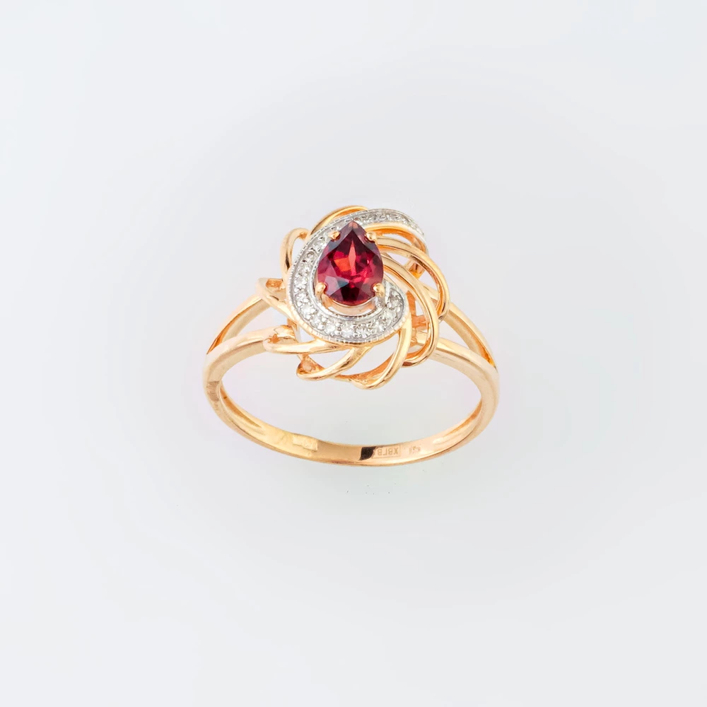 Кольцо с гранатом из красного золота 585 пробы Кольцо с гранатом из красного золота 585 пробы