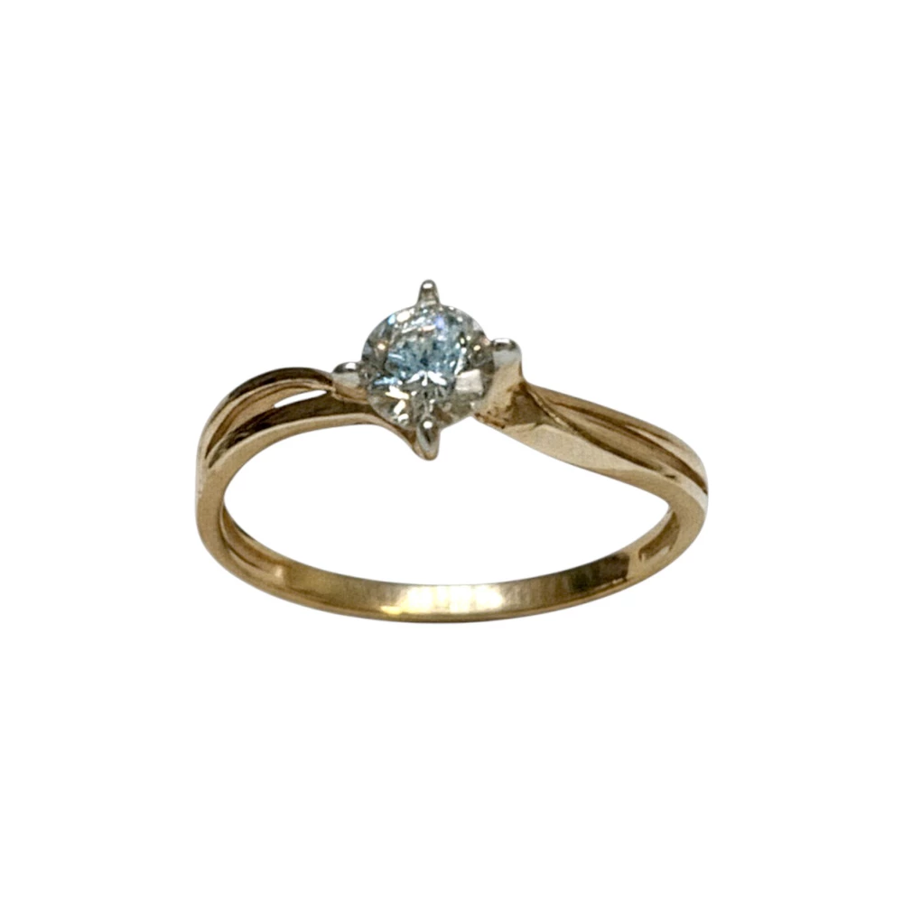 Кольцо с фианитом из красного золота 585 пробы Кольцо с фианитом из красного золота 585 пробы