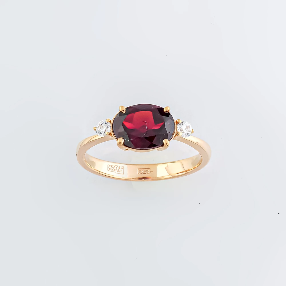 Кольцо с гранатом из красного золота 585 пробы Кольцо с гранатом из красного золота 585 пробы