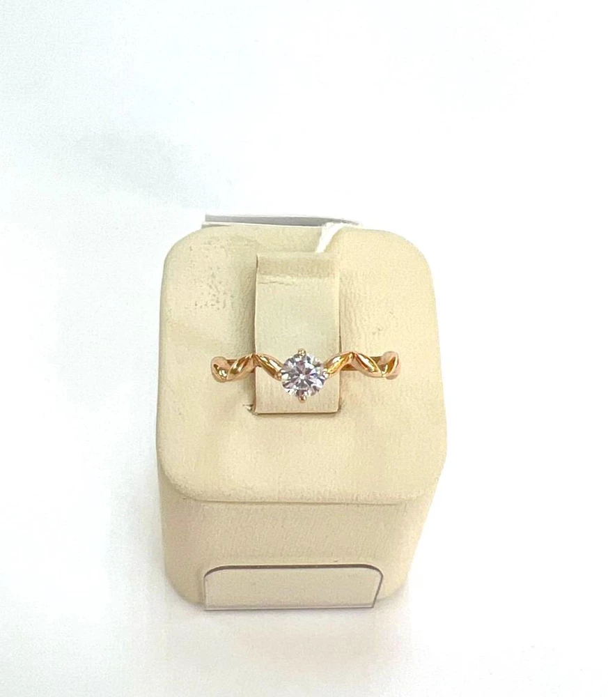 Кольцо с фианитом из красного золота 375 пробы