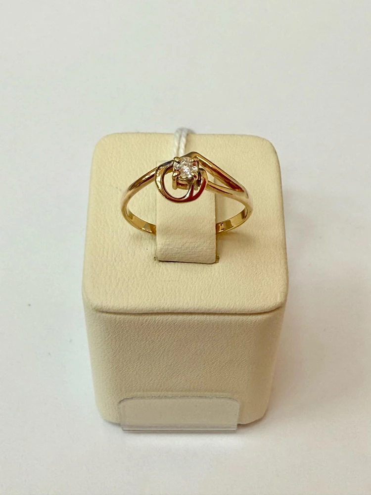 Кольцо с бриллиантом из красного золота 585 пробы