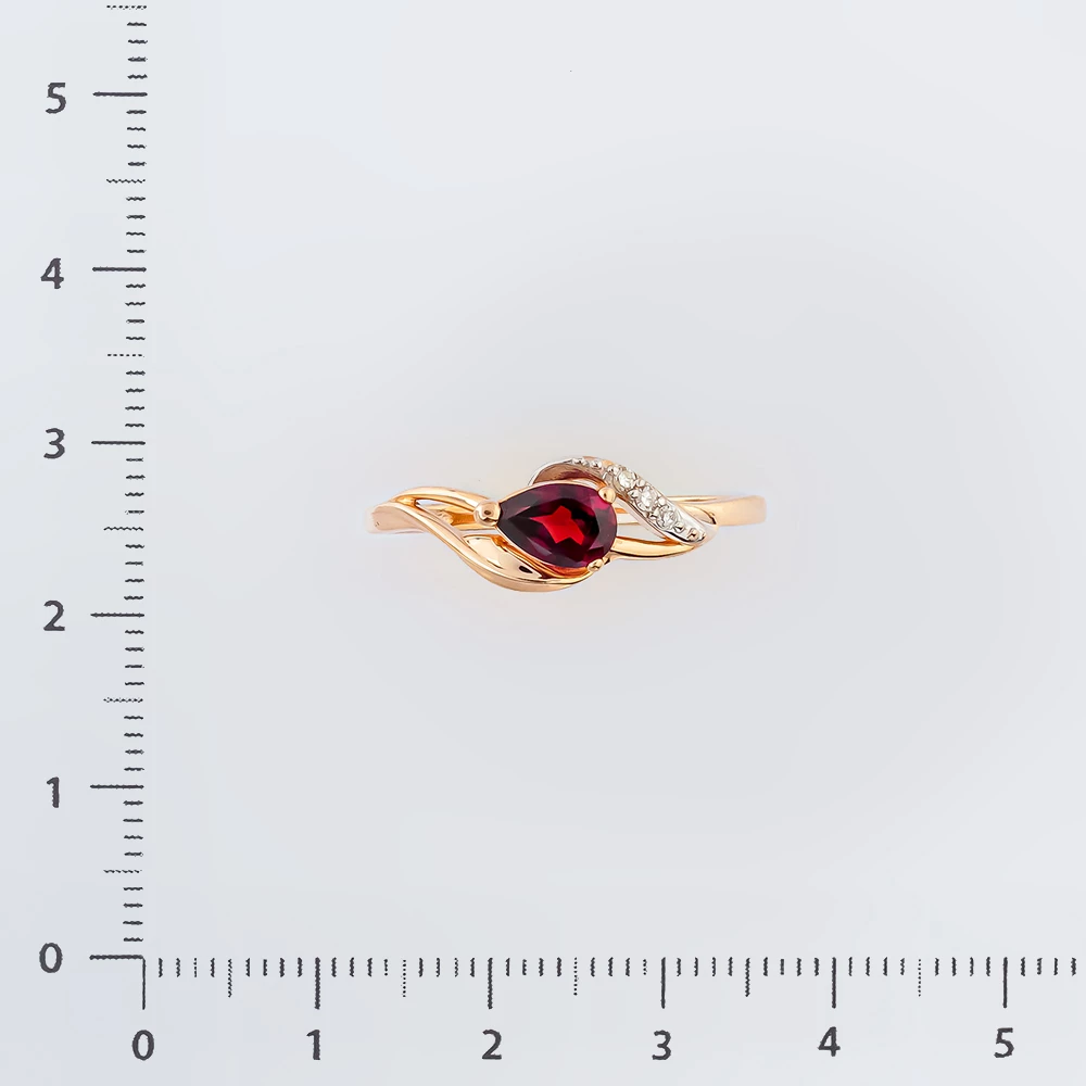 Кольцо с гранатом из красного золота 585 пробы Кольцо с гранатом из красного золота 585 пробы