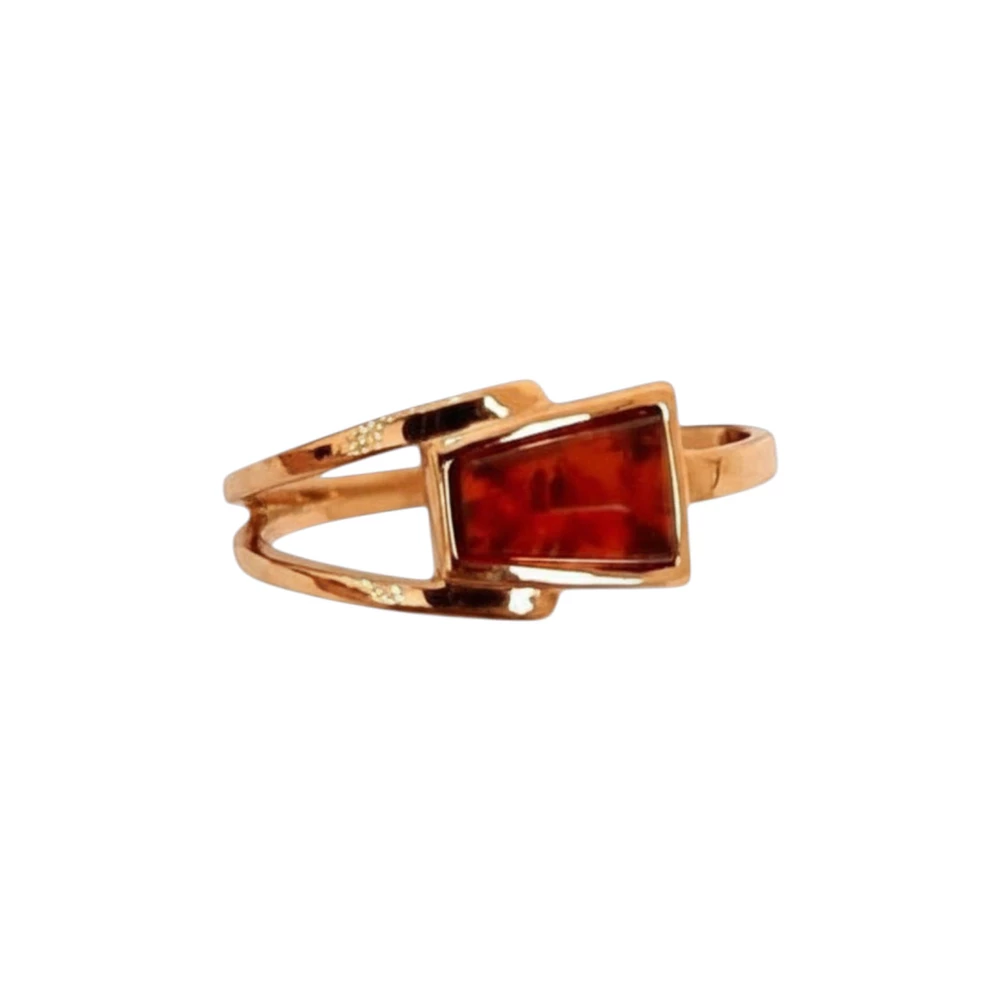 Кольцо с янтарем из красного золота 585 пробы