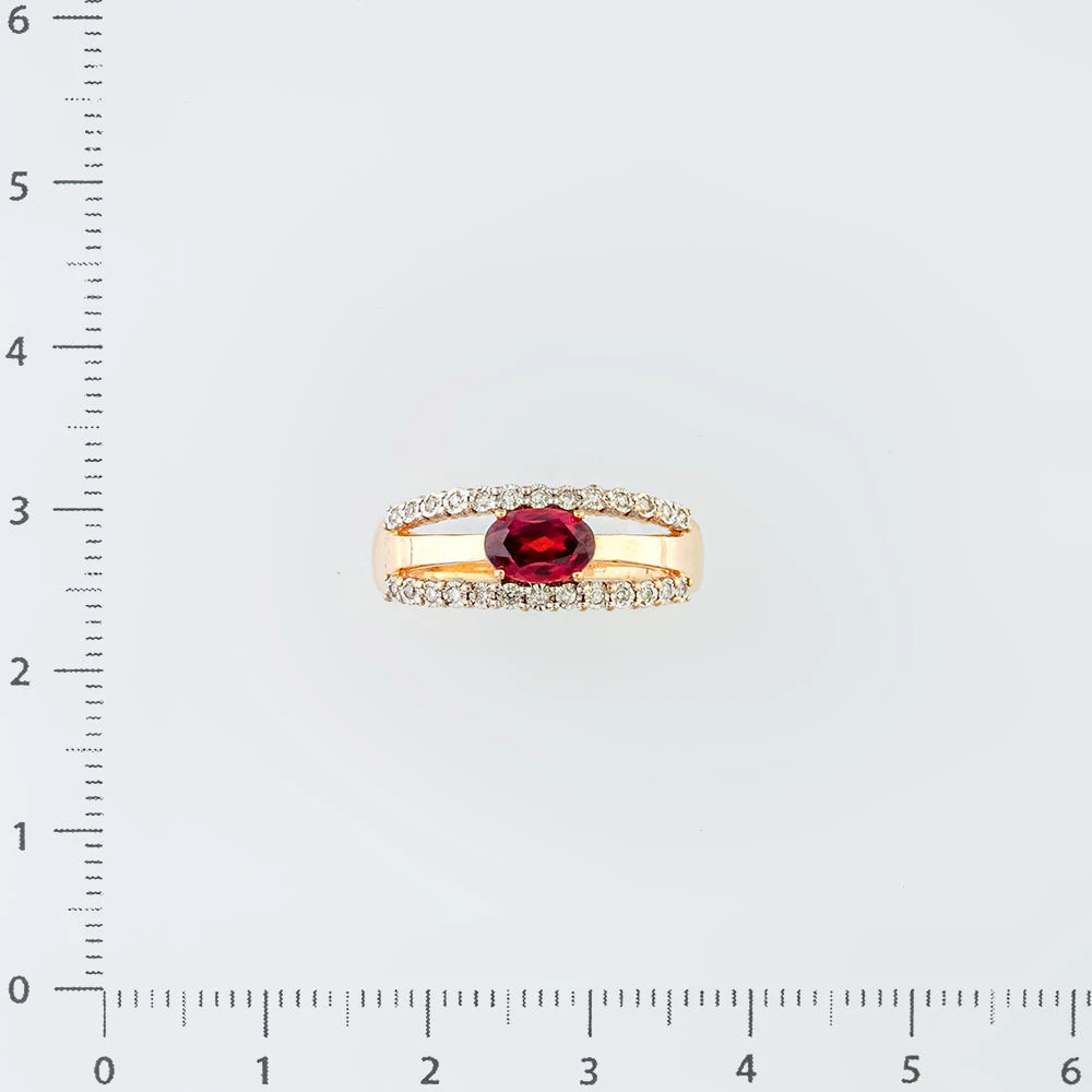 Кольцо с гранатом из красного золота 585 пробы Кольцо с гранатом из красного золота 585 пробы