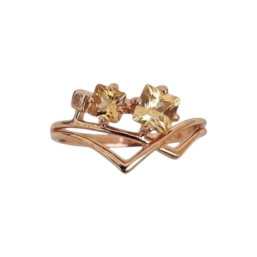 Кольцо с цитрином из красного золота 585 пробы Кольцо с цитрином из красного золота 585 пробы