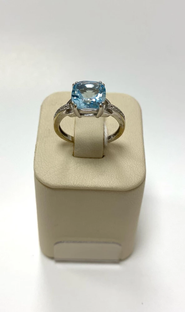 Кольцо с топазом из белого золота 585 пробы