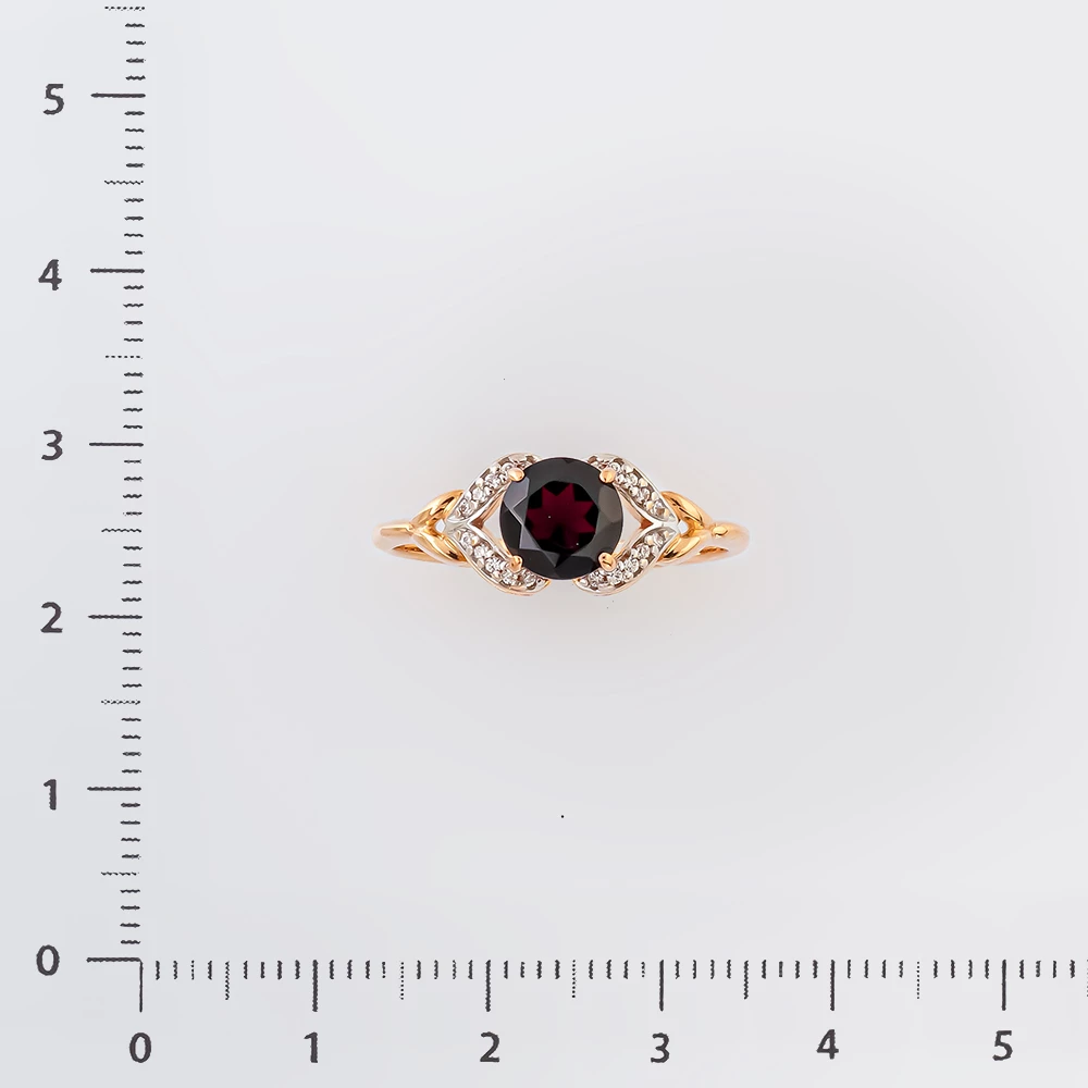 Кольцо с гранатом из красного золота 585 пробы Кольцо с гранатом из красного золота 585 пробы