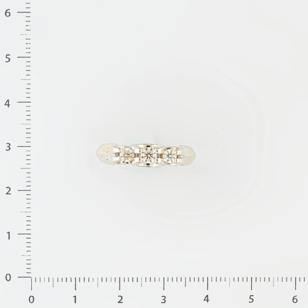 Кольцо с бриллиантом из белого золота 585 пробы Кольцо с бриллиантом из белого золота 585 пробы