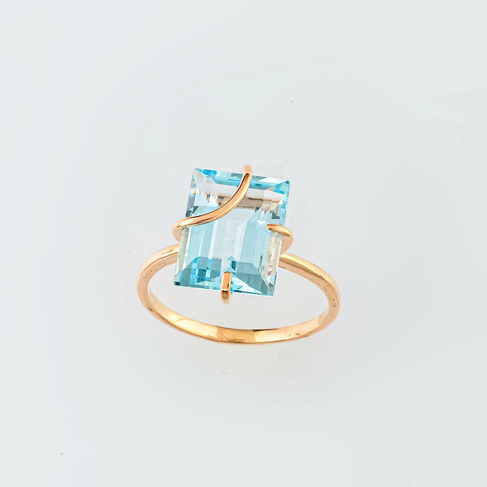 Кольцо с топазом из красного золота 585 пробы