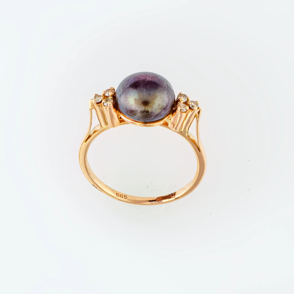 Кольцо с культивированным жемчугом из красного золота 585 пробы Кольцо с культивированным жемчугом из красного золота 585 пробы