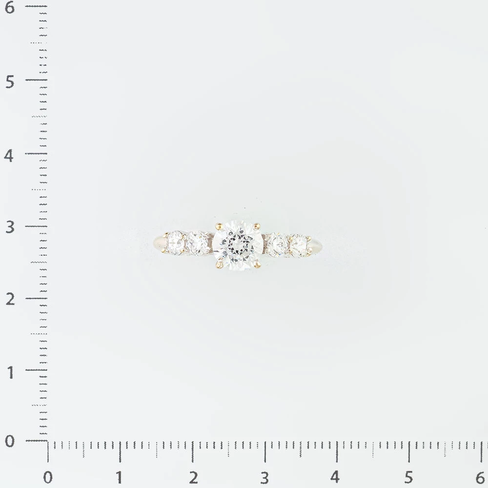 Кольцо с фианитом из белого золота 585 пробы Кольцо с фианитом из белого золота 585 пробы