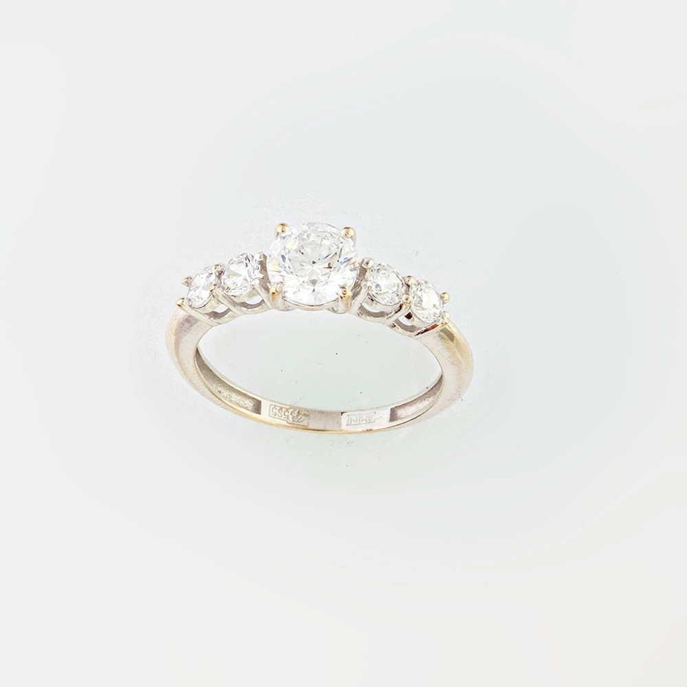 Кольцо с фианитом из белого золота 585 пробы Кольцо с фианитом из белого золота 585 пробы