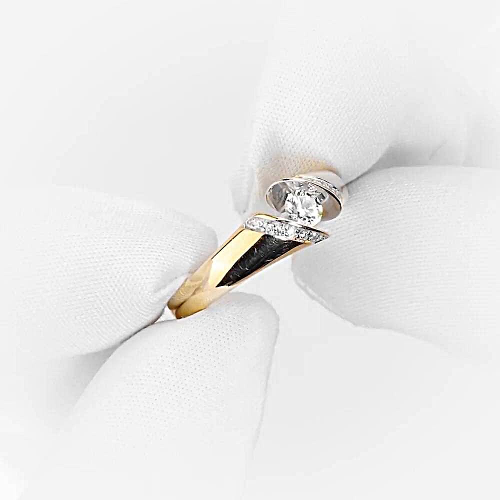 Кольцо с бриллиантом из красного золота 585 пробы