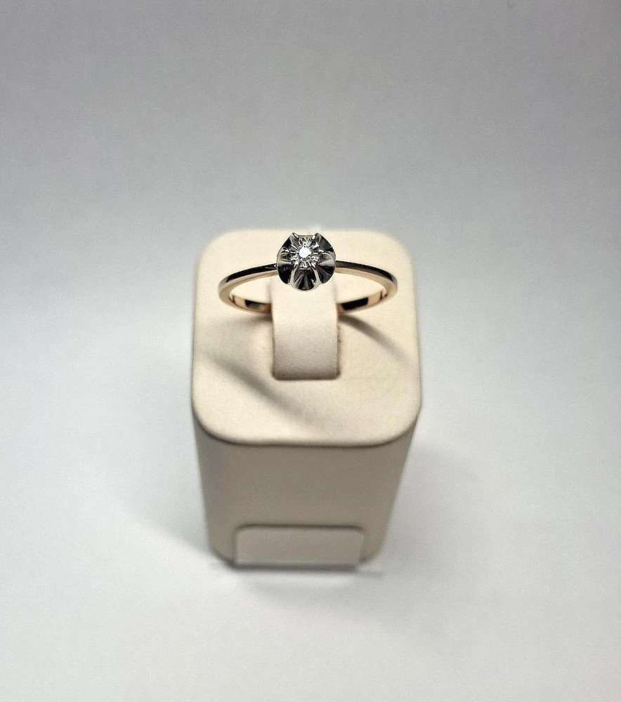 Кольцо с бриллиантом из красного золота 585 пробы