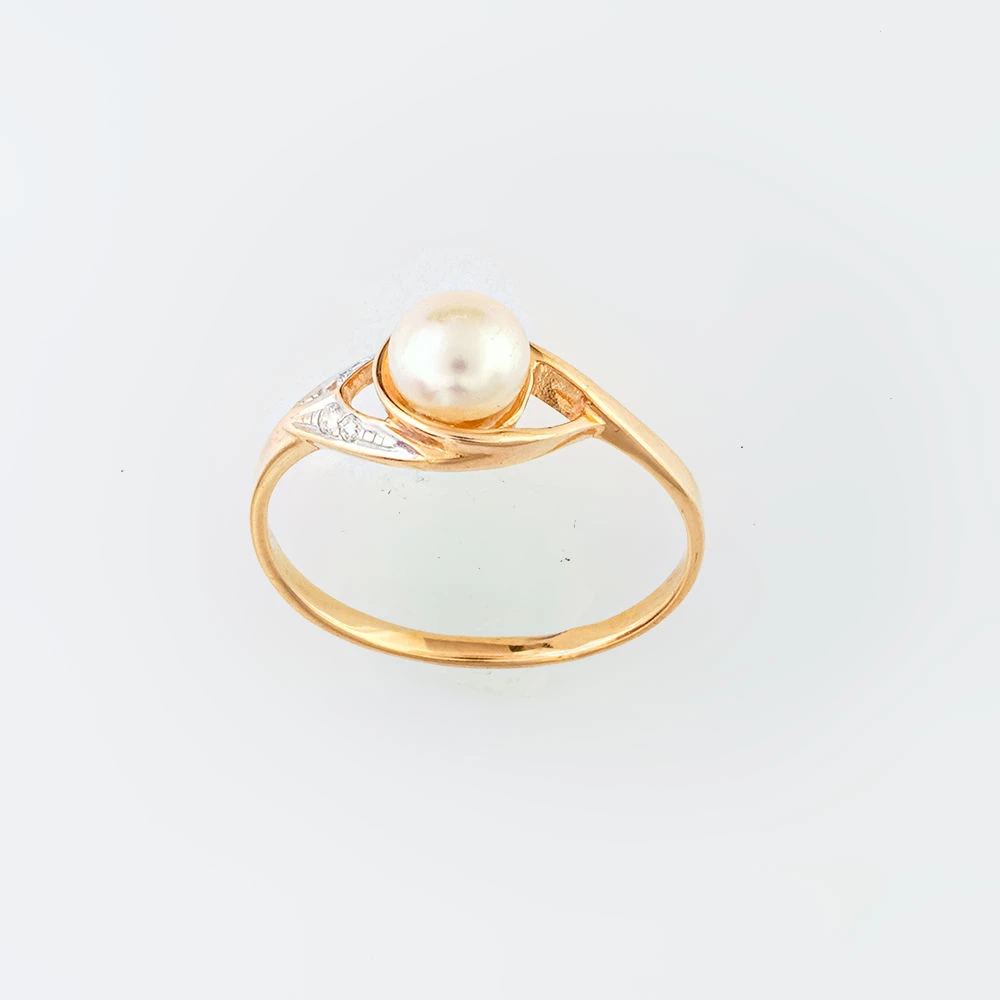 Кольцо с культивированным жемчугом из красного золота 585 пробы Кольцо с культивированным жемчугом из красного золота 585 пробы