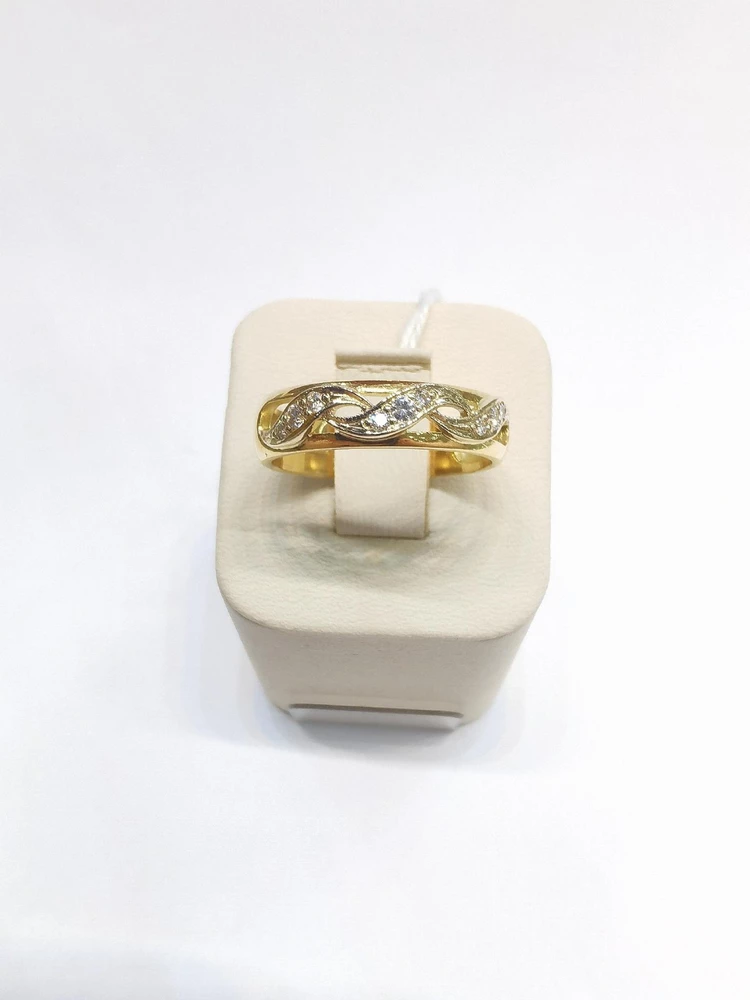 Кольцо с бриллиантом из желтого золота 750 пробы