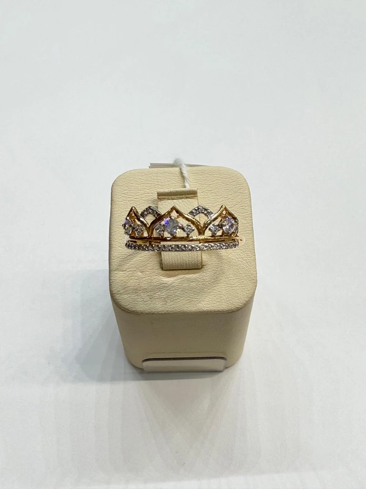 Кольцо с фианитом из красного золота 585 пробы