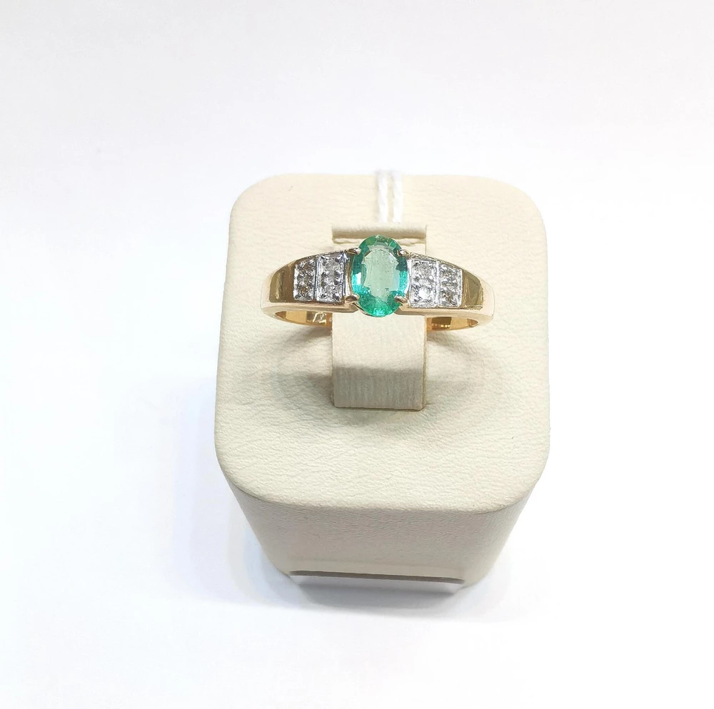 Кольцо с изумрудом из красного золота 585 пробы