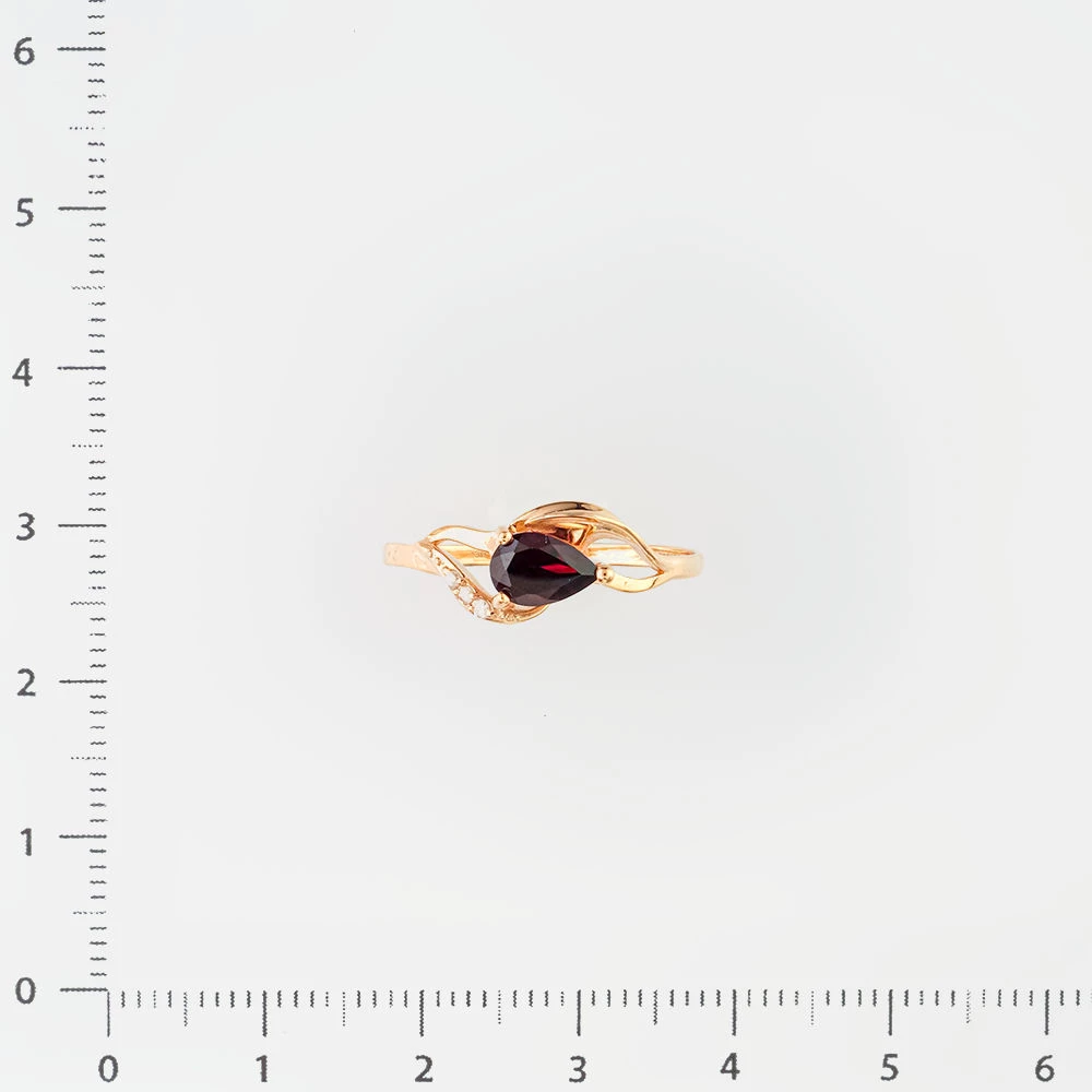 Кольцо с гранатом из красного золота 585 пробы Кольцо с гранатом из красного золота 585 пробы