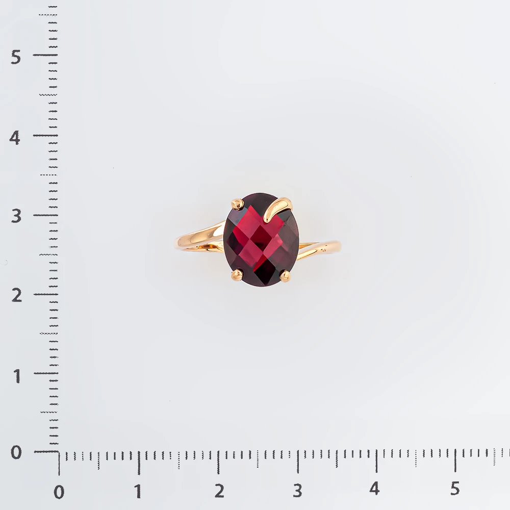 Кольцо с гранатом из красного золота 585 пробы Кольцо с гранатом из красного золота 585 пробы