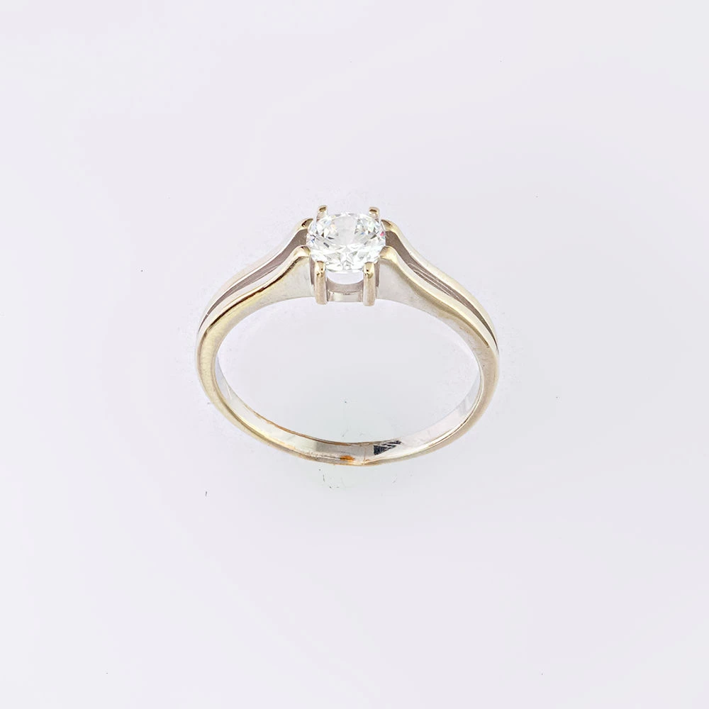 Кольцо с фианитом из белого золота 585 пробы Кольцо с фианитом из белого золота 585 пробы