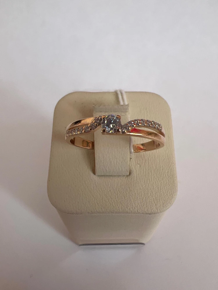 Кольцо с фианитом из красного золота 585 пробы Кольцо с фианитом из красного золота 585 пробы