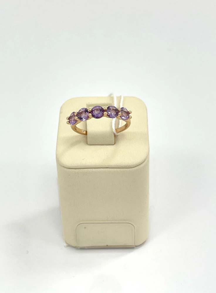 Кольцо с аметистом из красного золота 585 пробы Кольцо с аметистом из красного золота 585 пробы