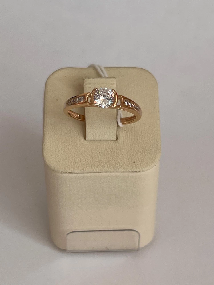 Кольцо с фианитом из красного золота 585 пробы Кольцо с фианитом из красного золота 585 пробы