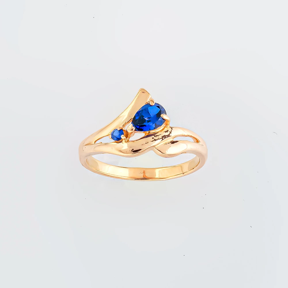 Кольцо с сапфиром синтетическим из красного золота 585 пробы Кольцо с сапфиром синтетическим из красного золота 585 пробы