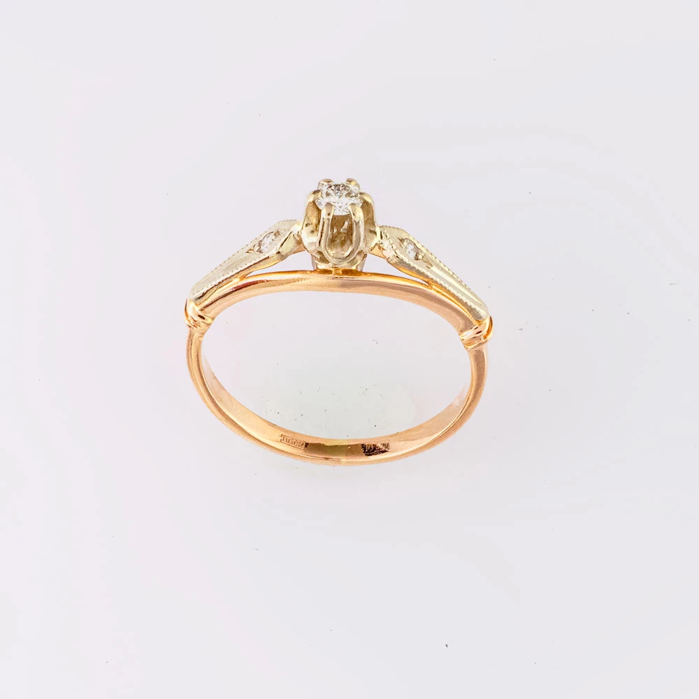 Кольцо с бриллиантом из красного золота 585 пробы