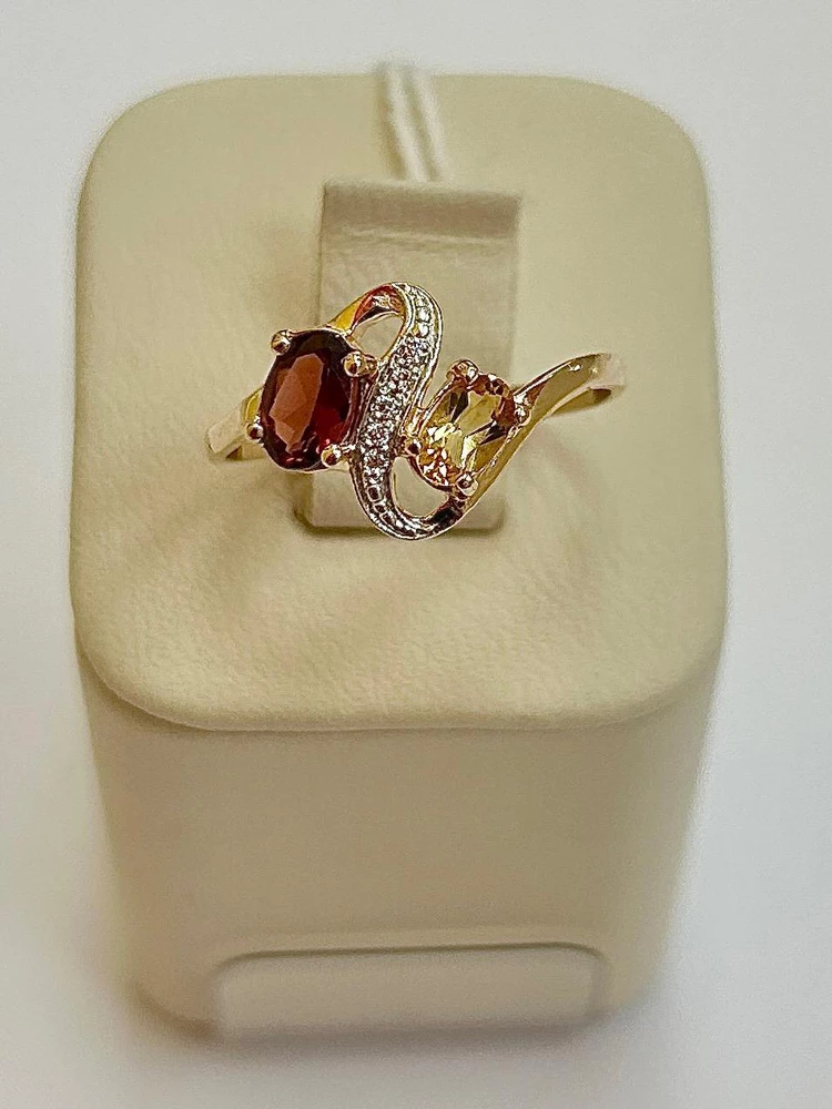 Кольцо с гранатом из красного золота 585 пробы