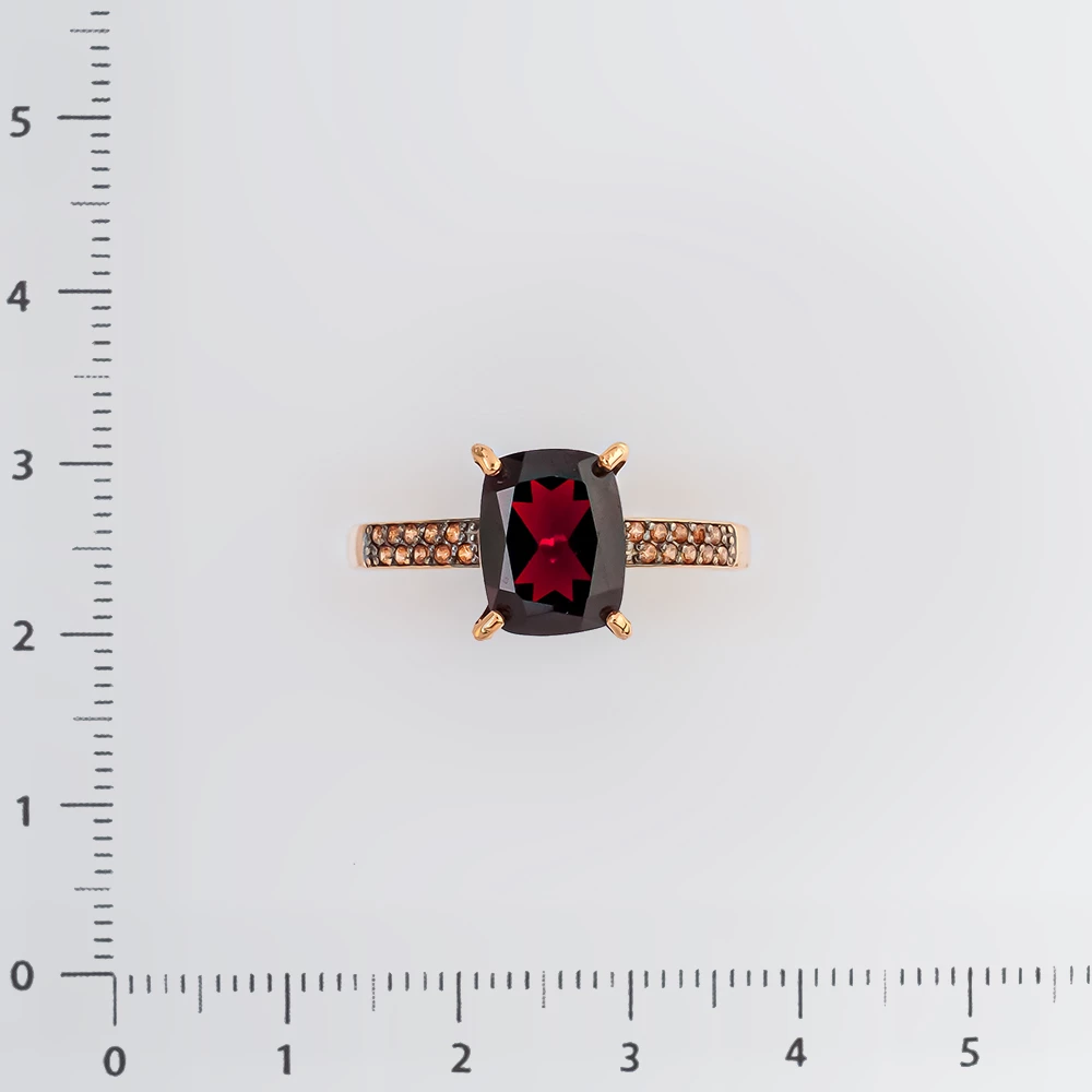 Кольцо с гранатом из красного золота 585 пробы