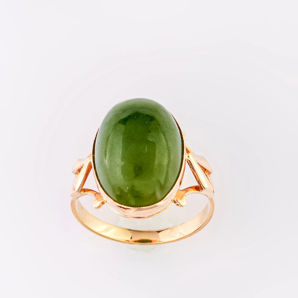 Кольцо с нефритом из красного золота 583 пробы