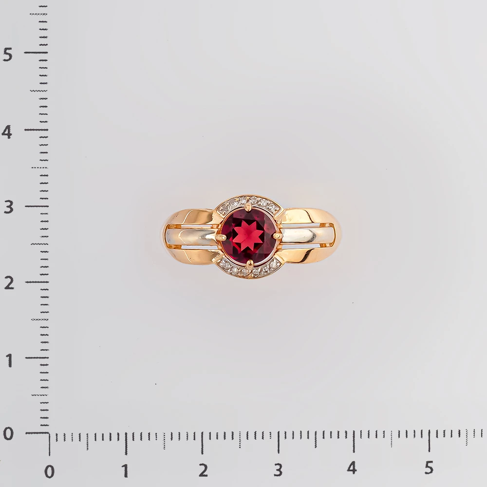 Кольцо с гранатом из красного золота 585 пробы