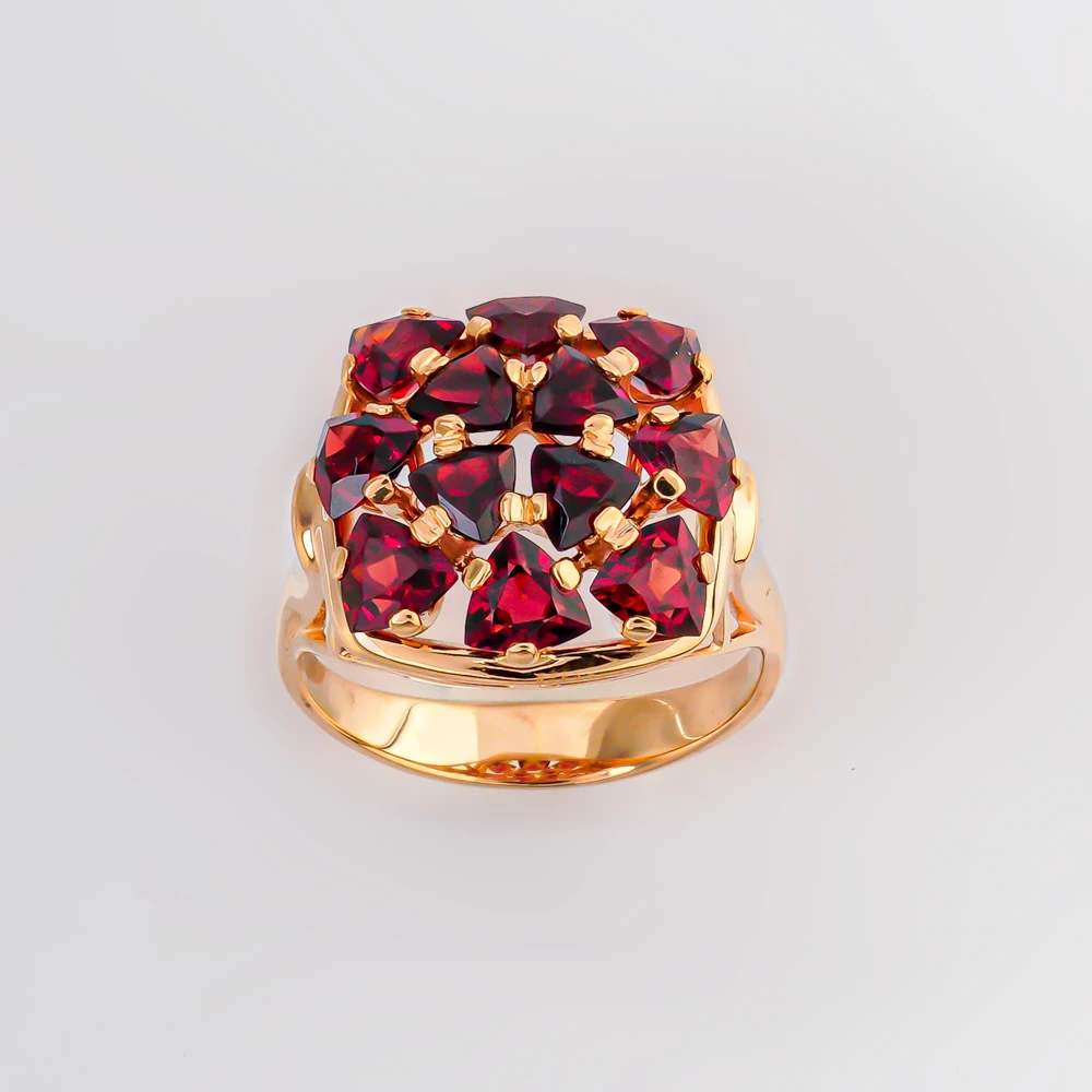 Кольцо с гранатом из красного золота 585 пробы
