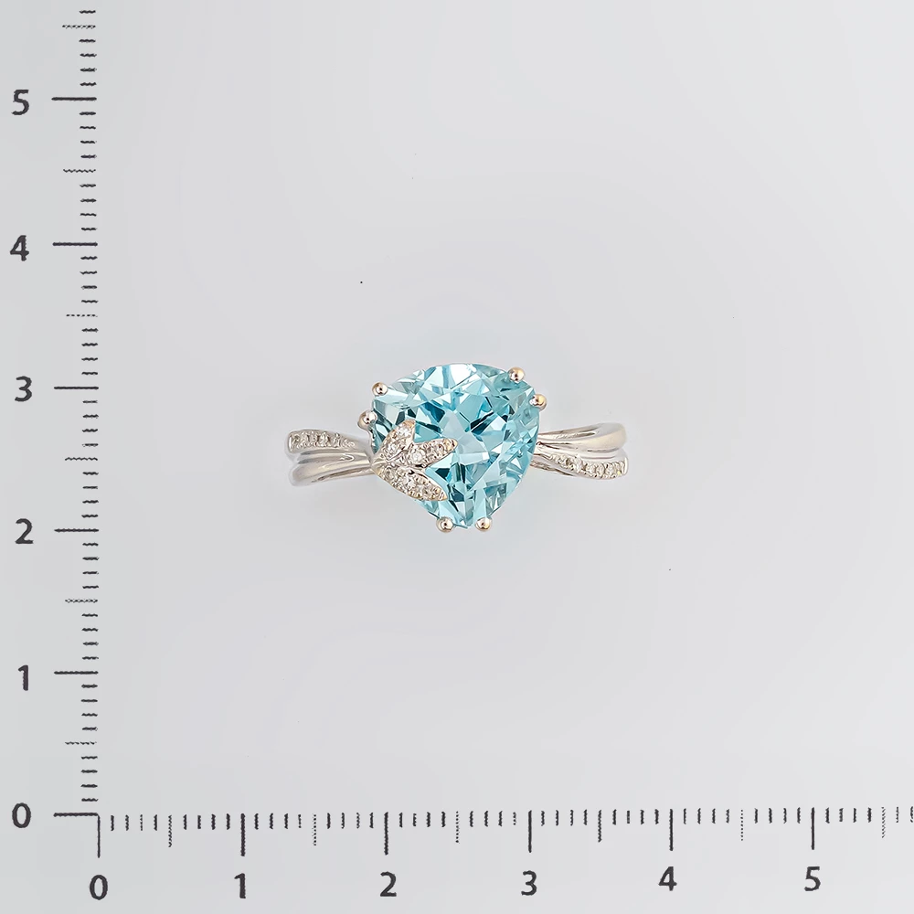 Кольцо с топазом из белого золота 585 пробы