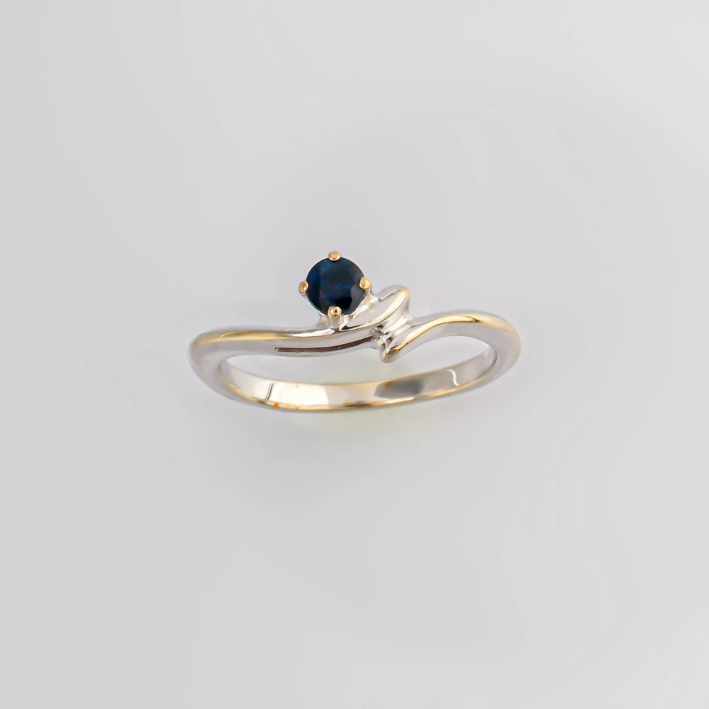 Кольцо с сапфиром из белого золота 585 пробы