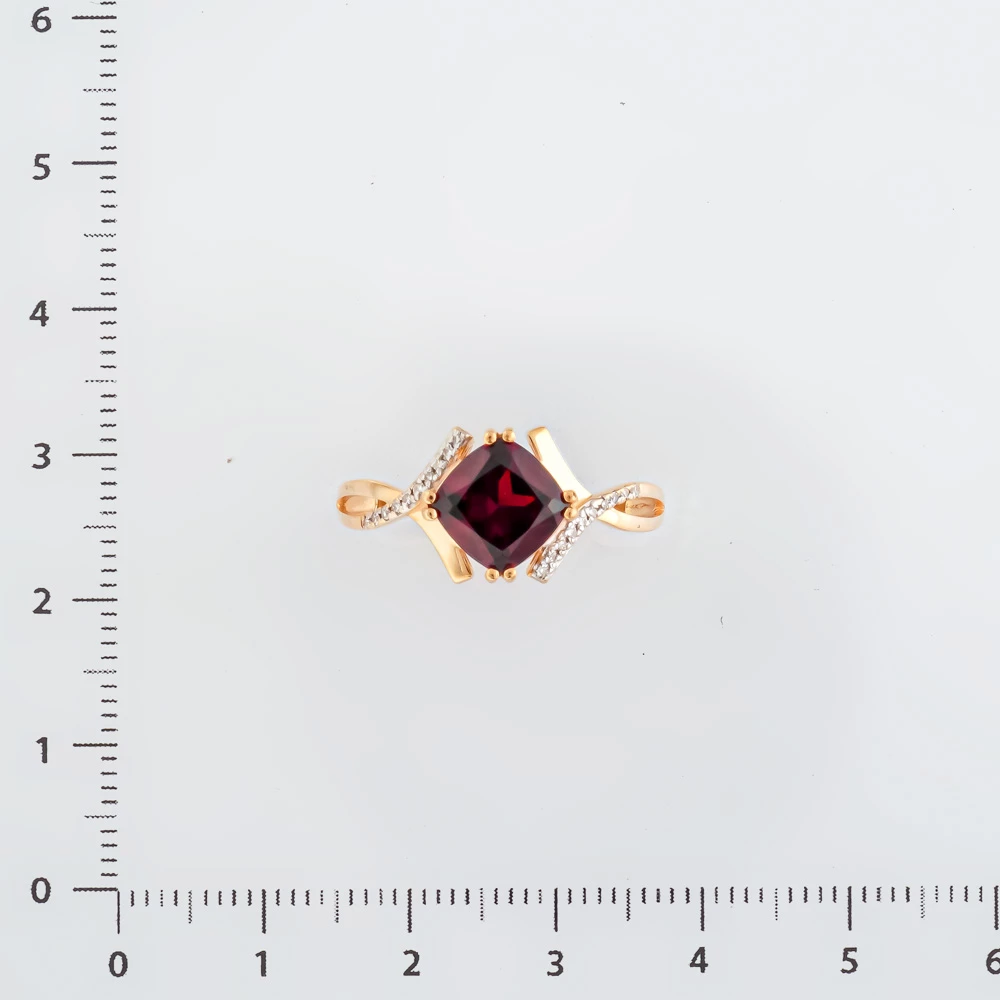 Кольцо с гранатом из красного золота 585 пробы