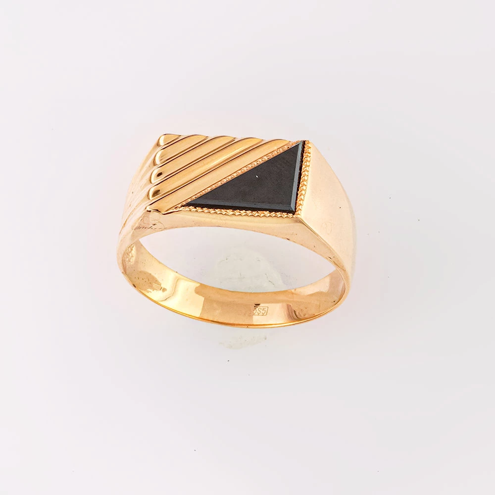 Кольцо с ониксом из красного золота 585 пробы