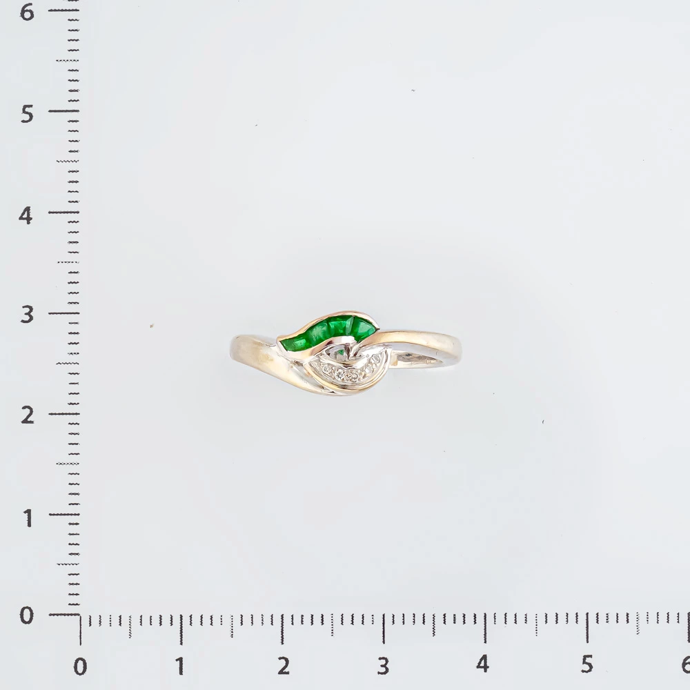 Кольцо с изумрудом из белого золота 750 пробы