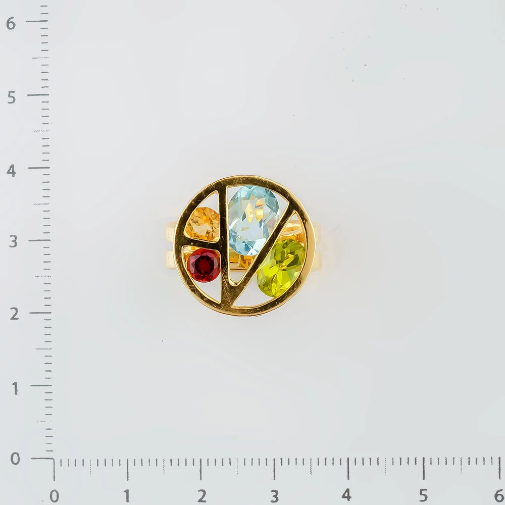 Кольцо с гранатом из желтого золота 750 пробы