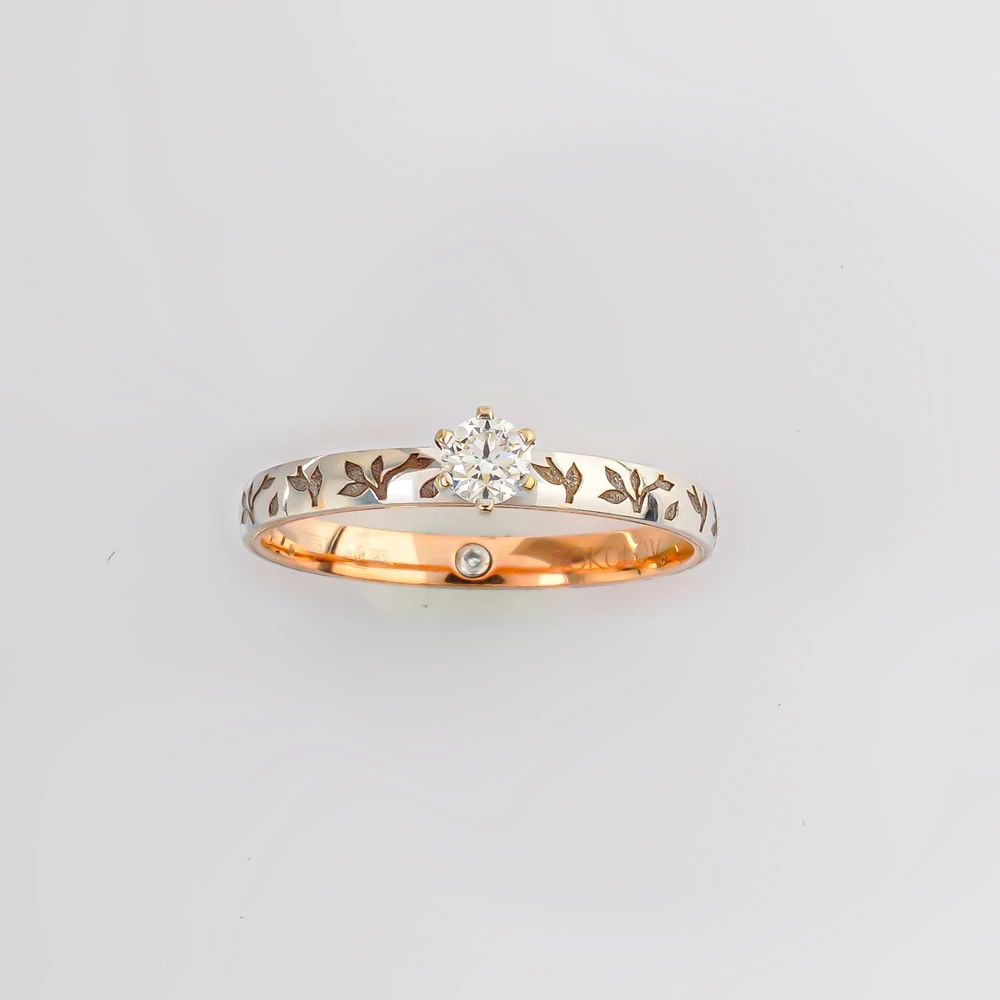 Кольцо с бриллиантом из красного золота 585 пробы