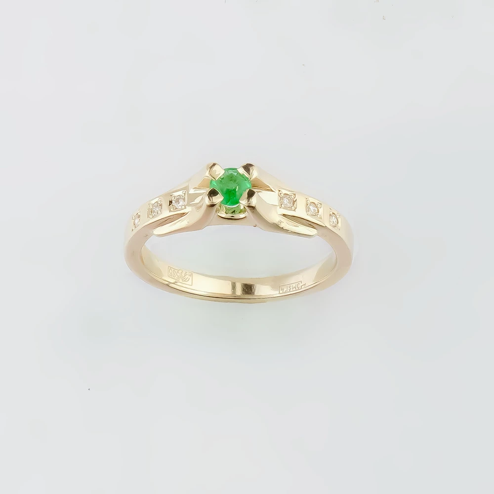 Кольцо с изумрудом из белого золота 585 пробы