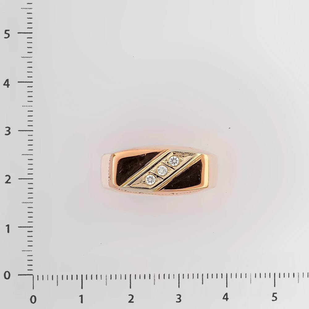 Кольцо с фианитом из красного золота 585 пробы