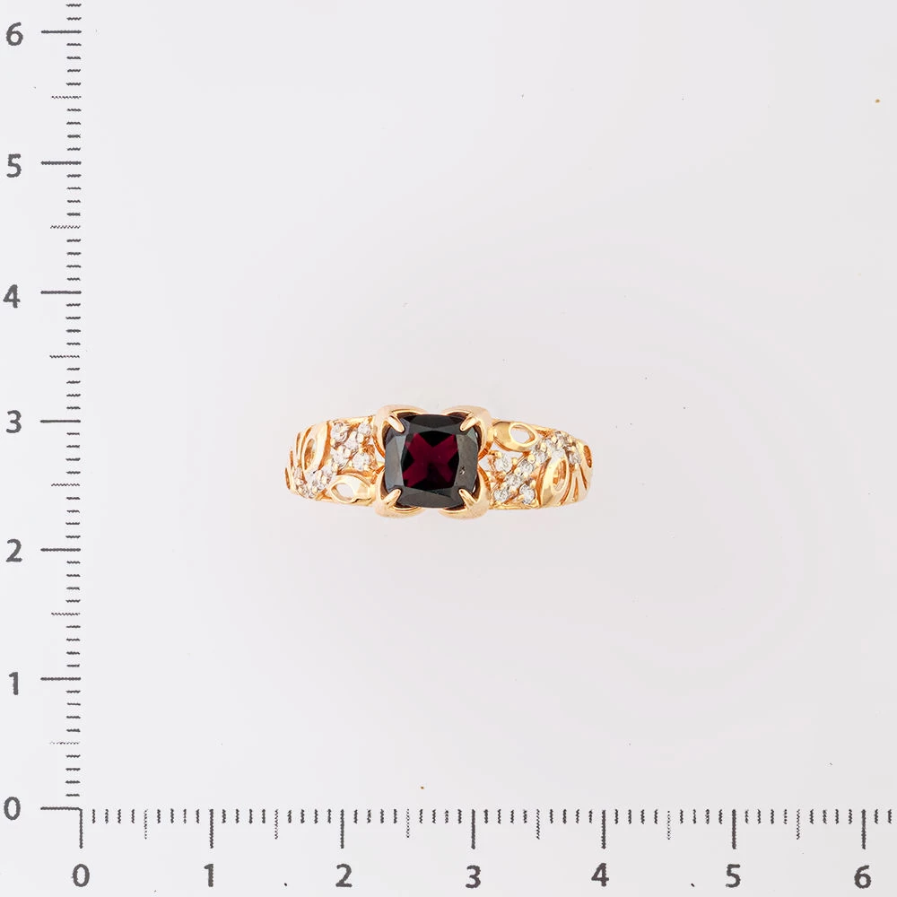 Кольцо с гранатом из красного золота 585 пробы