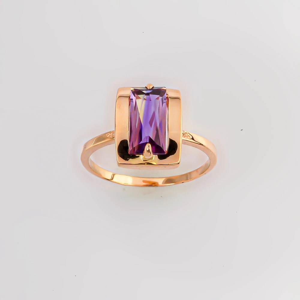 Кольцо с фианитом из красного золота 585 пробы