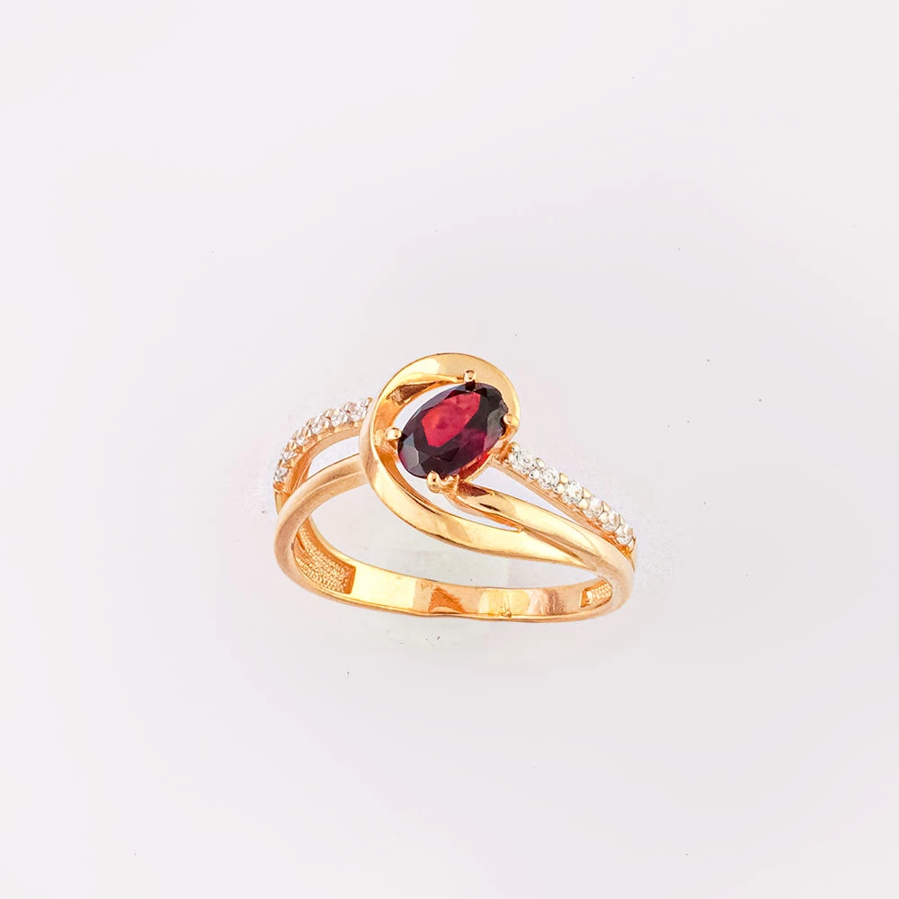 Кольцо с гранатом из красного золота 585 пробы