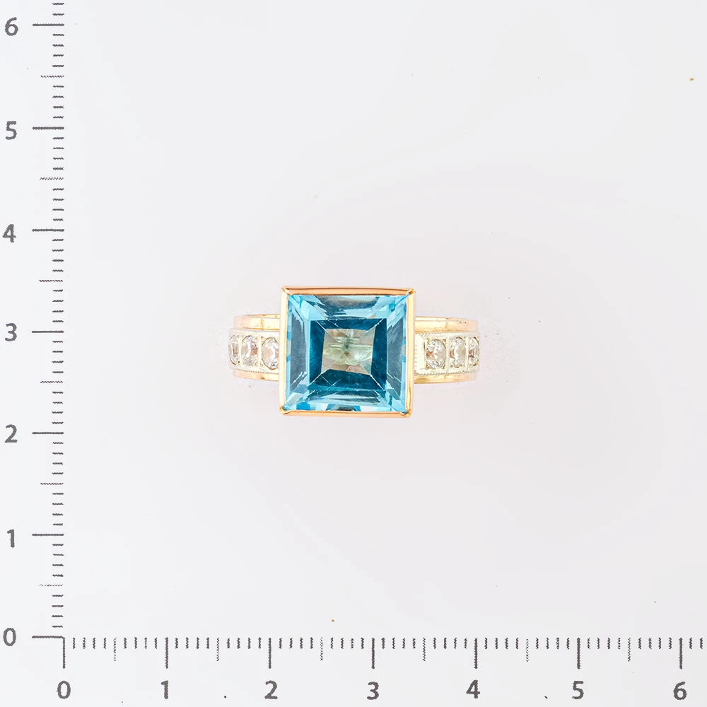 Кольцо с топазом из красного золота 585 пробы