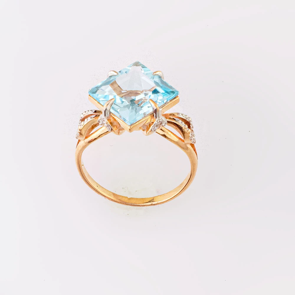 Кольцо с топазом из красного золота 585 пробы