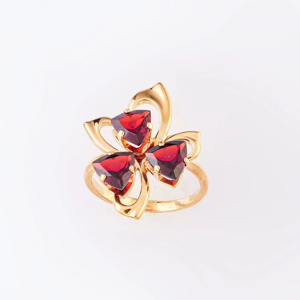 Кольцо с гранатом из красного золота 585 пробы